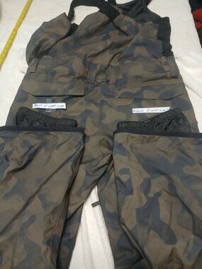 Quicksilver Men's Ski Bib Overalls Size Large Camo Brand New